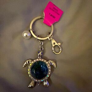 Brand new crystal circle turquoise blue crystal center body of turtle 🐢 keychai